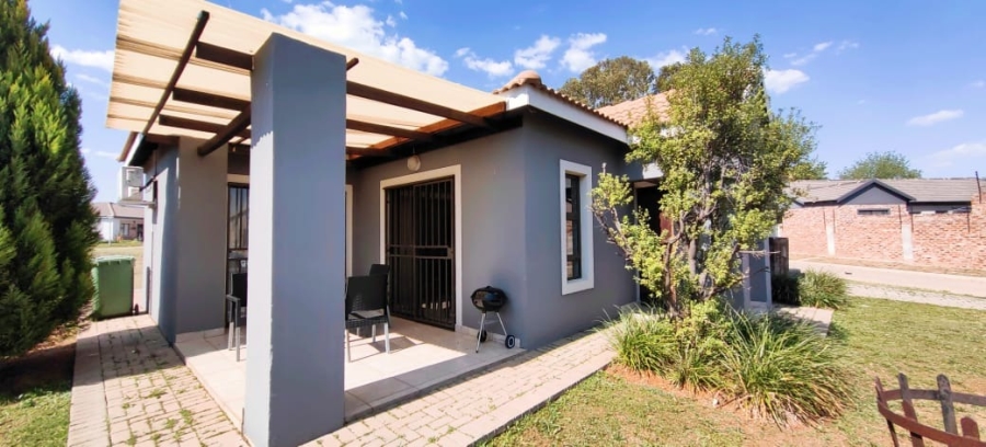 2 Bedroom Property for Sale in Waterberry Estate North West